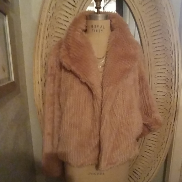 Too cute! Light Pink super soft Ballot fun jacket. - Picture 4 of 7